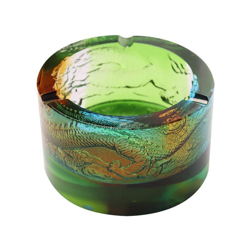 Skleněný popelník se vzorem draka z moře