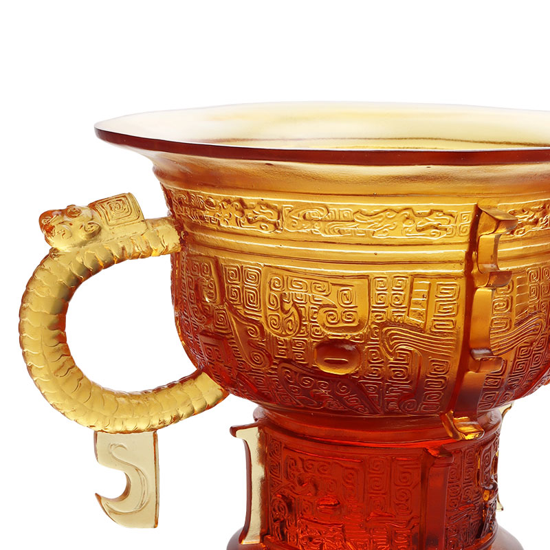 Čínský stativ s rukojetí dračích uší a vzorem trnů