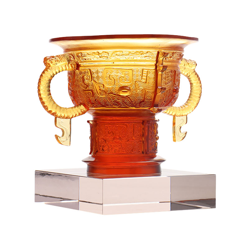 Čínský stativ s rukojetí dračích uší a vzorem trnů