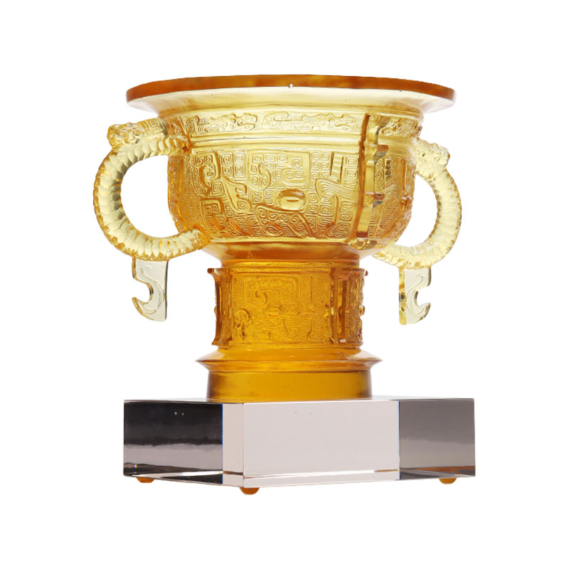 Čínský stativ s rukojetí dračích uší a vzorem trnů