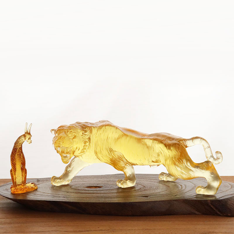 Zlaté barevné glazury tygří ozdoby