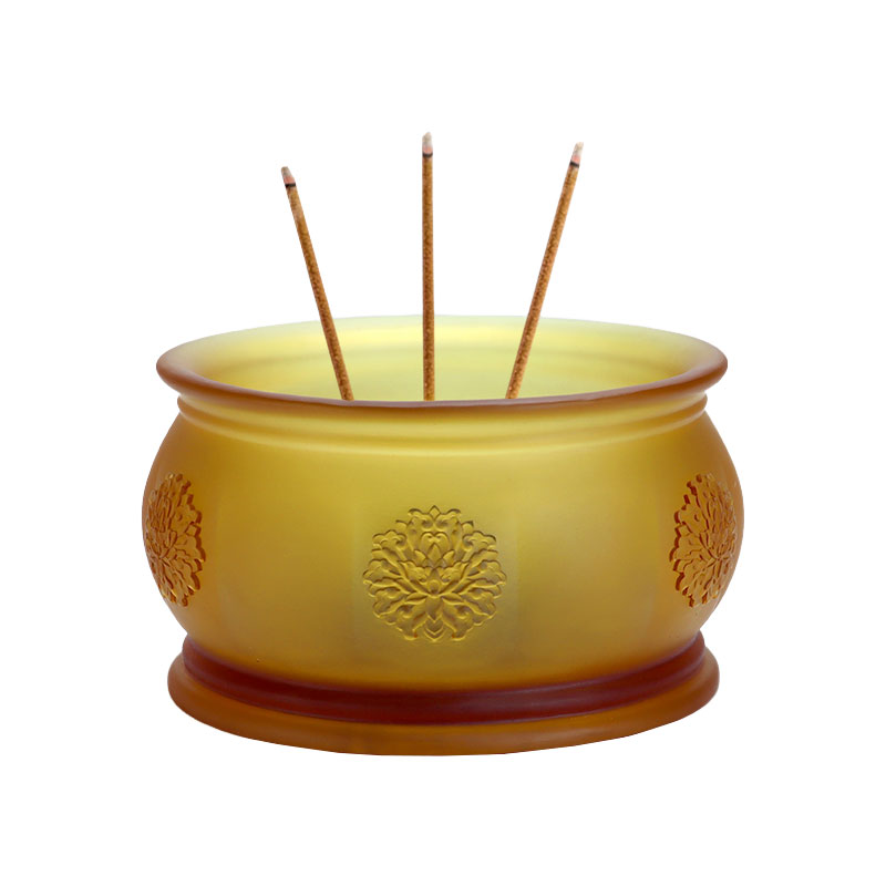 Sada nabídek ze zlatého skla buddhistického oltáře řady