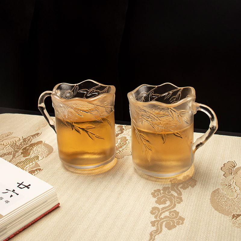 Reliéf bambusových listů Skleněné poháry s uchy