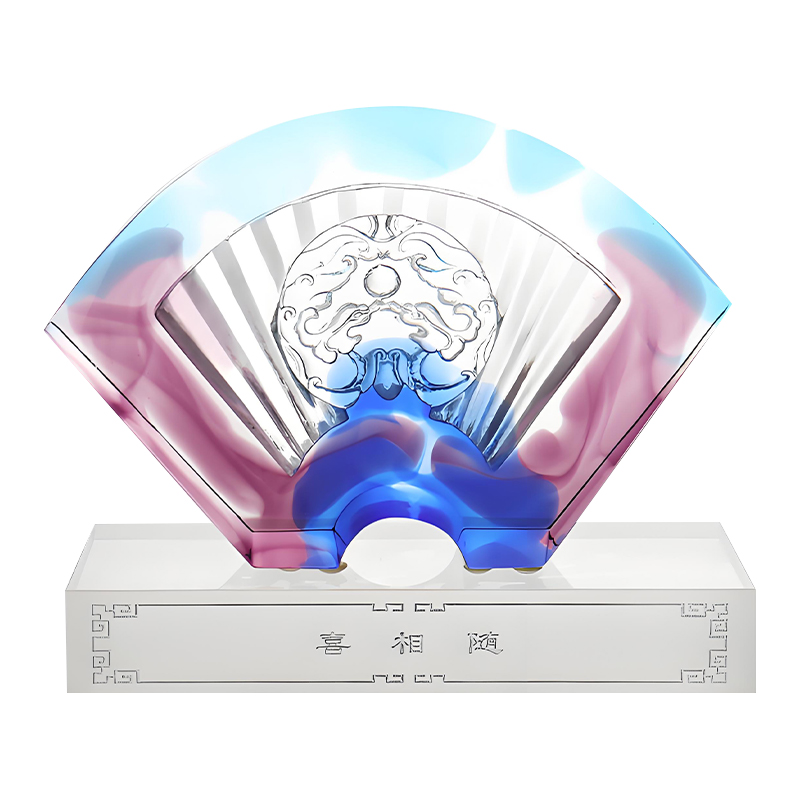 Čínské vějířovité glazované skleněné ozdoby