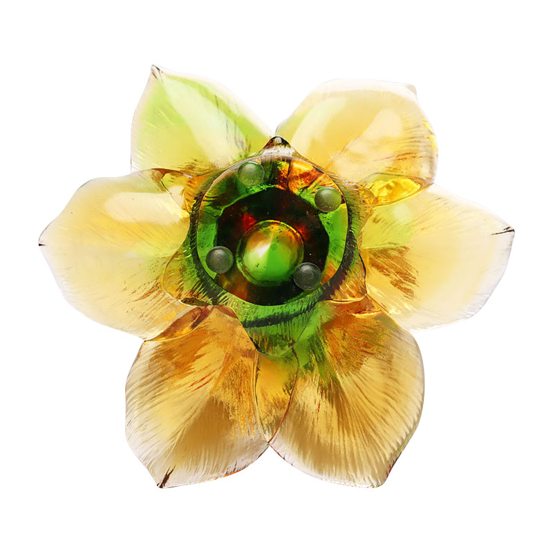 Skleněný svícen ve tvaru okvětního lístku