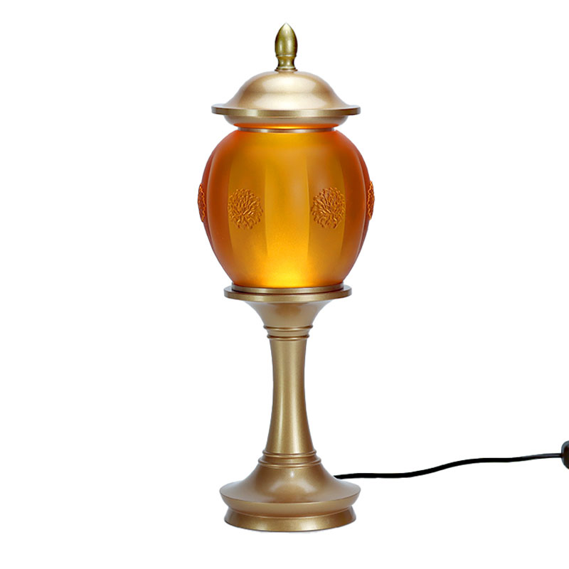 Sada nabídek ze zlatého skla buddhistického oltáře řady