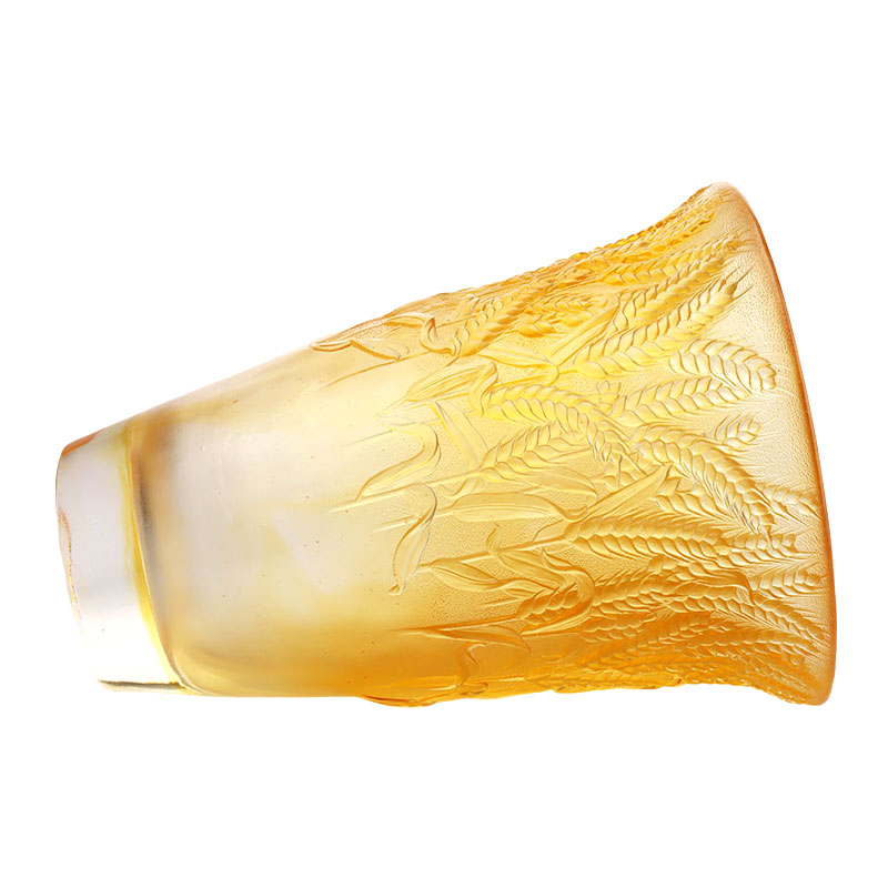 Váza z jantarového skla s reliéfními pšeničnými klasy