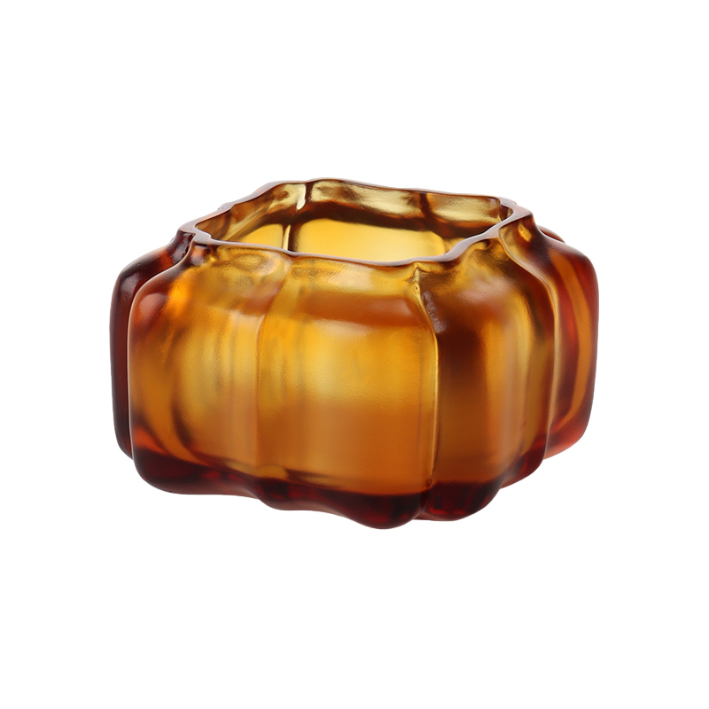 Nádoba na vodu ve tvaru dýně z fialového křišťálového skla