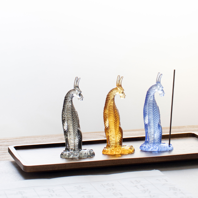 Skleněný držák na vonné tyčinky Kirin