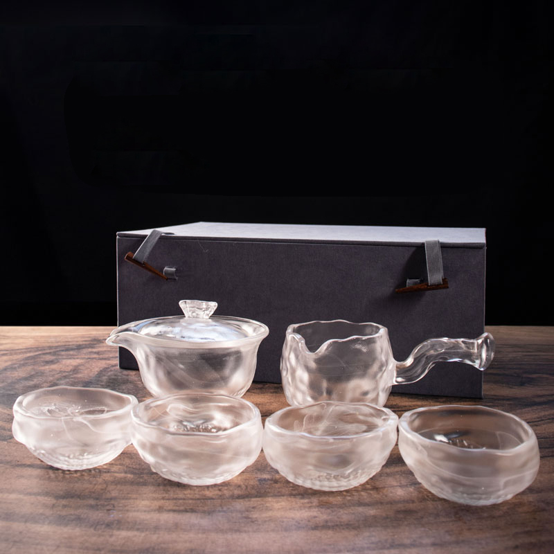 Čajový set z průhledného skla s konvičkou, šálkem