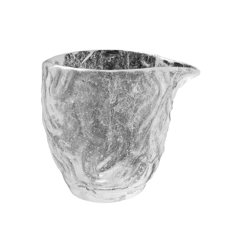 Sada skleněných čajových šálků se vzorem bublin pro použití v domácí kanceláři