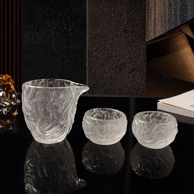 Sada skleněných čajových šálků se vzorem bublin pro použití v domácí kanceláři