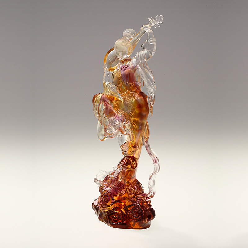 Elegantní a půvabné ženské skleněné sochařské ozdoby