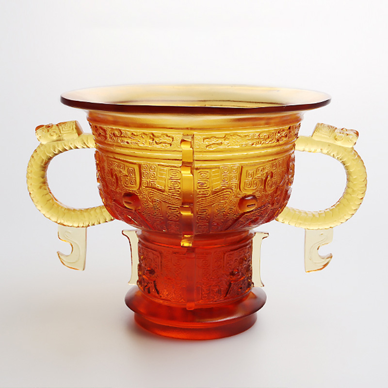 Čínský stativ s rukojetí dračích uší a vzorem trnů