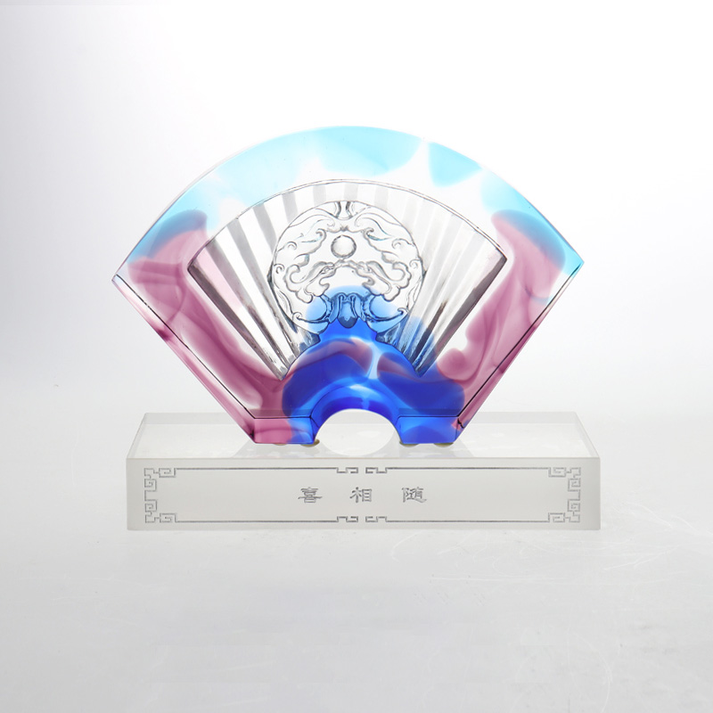 Čínské vějířovité glazované skleněné ozdoby