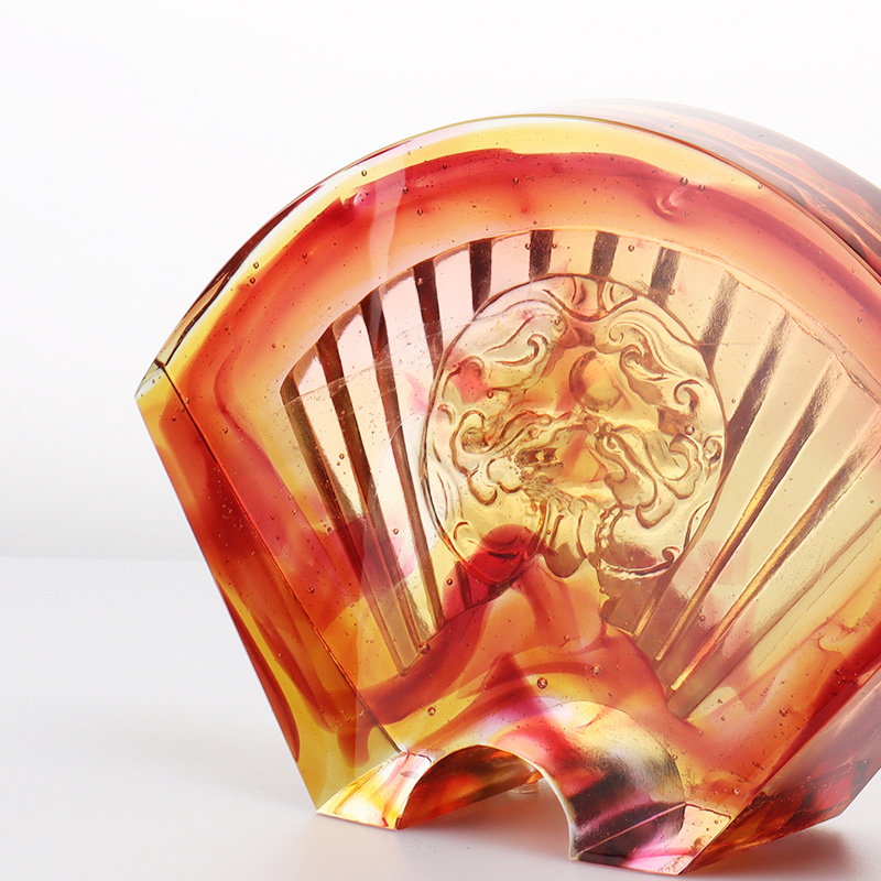 Čínské vějířovité glazované skleněné ozdoby